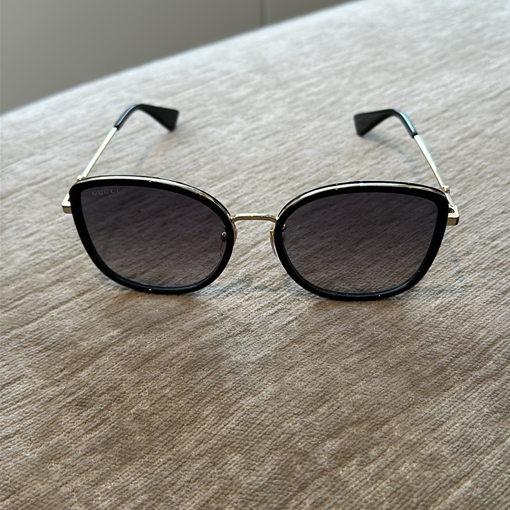 Gucci Sunglasses - Picture 4 of 8